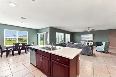 1813 NE 7th Pl, Cape Coral, FL 33909 - Photo 14