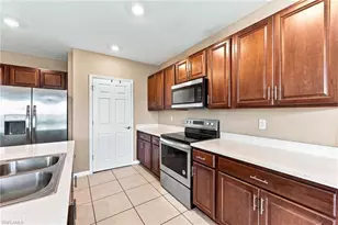 1813 NE 7th Pl, Cape Coral, FL 33909 - Photo 12