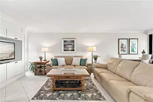 10475 Gulf Shore Dr, Naples, FL 34108 - Photo 4