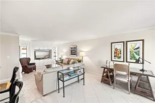 10475 Gulf Shore Dr, Naples, FL 34108 - Photo 6
