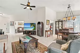 73 Silver Oaks Cir, Naples, FL 34119 - Photo 4