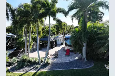 10131 Sunnywood Ct, Fort Myers, FL 33905 - Photo 4