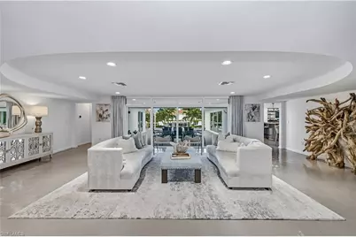 3737 Crayton Rd, Naples, FL 34103 - Photo 4