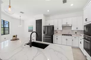 2067 Antigua Ln, Naples, FL 34120 - Photo 4