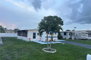 152 Cape Sable Dr, Naples, FL 34104 - Photo 2