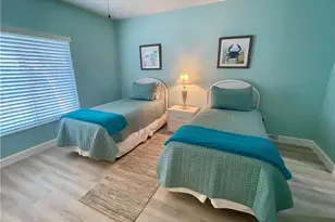 784 Willowbrook Dr, Naples, FL 34108 - Photo 10