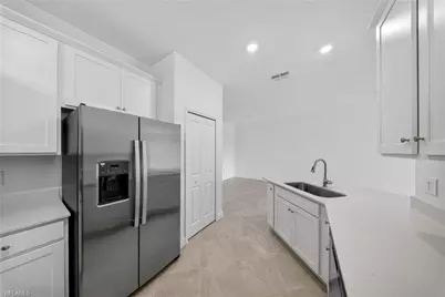 20559 Hazelnut Ct S, Lehigh Acres, FL 33936 - Photo 8