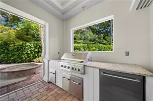 529 Fairway Terrace, Naples, FL 34103 - Photo 14