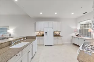 3053 Aviamar Cir, Naples, FL 34114 - Photo 12