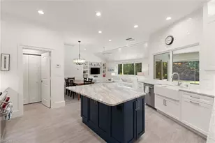 571 Neapolitan Ln, Naples, FL 34103 - Photo 4