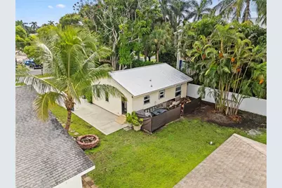 560 9th Ave S, Naples, FL 34102 - Photo 10