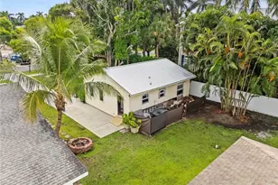 560 9th Ave S, Naples, FL 34102 - Photo 10