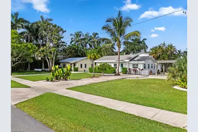 560 9th Ave S, Naples, FL 34102 - Photo 14
