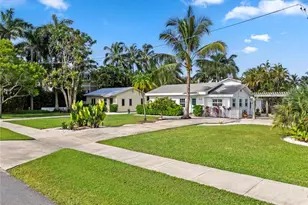 560 9th Ave S, Naples, FL 34102 - Photo 14