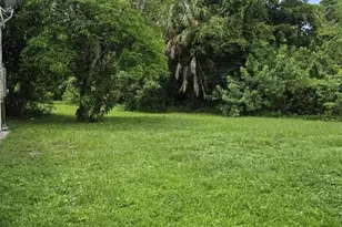 2455 Thomasson Dr, Naples, FL 34112 - Photo 12
