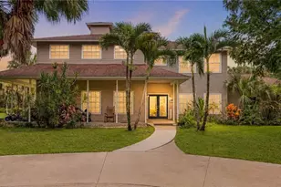 670 13th St NW, Naples, FL 34120 - Photo 2