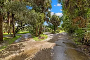 670 13th St NW, Naples, FL 34120 - Photo 40