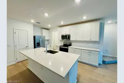 27880 Radiant Ct, Bonita Springs, FL 34135 - Photo 4