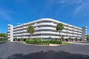 12945 Vanderbilt Dr, Naples, FL 34110 - Photo 2
