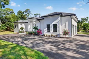 2997 64th St SW, Naples, FL 34105 - Photo 2