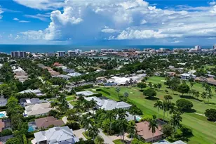635 Wedge Dr, Naples, FL 34103 - Photo 4