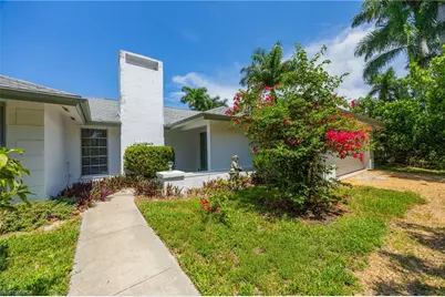 635 Wedge Dr, Naples, FL 34103 - Photo 2