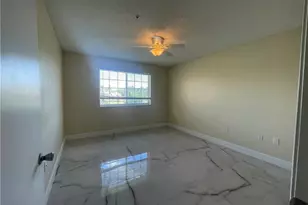 1205 Wildwood Lakes Blvd, Naples, FL 34104 - Photo 18