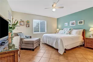 1001 Foxfire Ln, Naples, FL 34104 - Photo 2