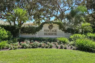 558 Vintage Reserve Ln, Naples, FL 34119 - Photo 4