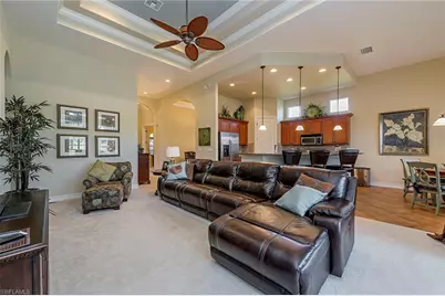 7812 Valencia Ct, Naples, FL 34113 - Photo 2
