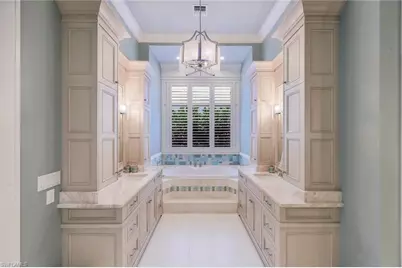 425 Harbour Dr, Naples, FL 34103 - Photo 12