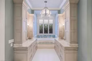 425 Harbour Dr, Naples, FL 34103 - Photo 12