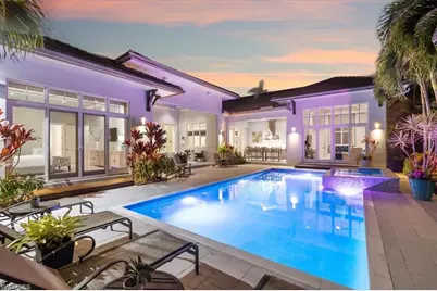425 Harbour Dr, Naples, FL 34103 - Photo 2