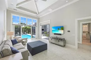 425 Harbour Dr, Naples, FL 34103 - Photo 20