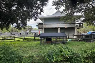 2740 Newman Dr, Naples, FL 34114 - Photo 2