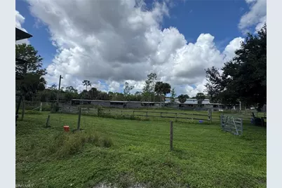 2740 Newman Dr, Naples, FL 34114 - Photo 6