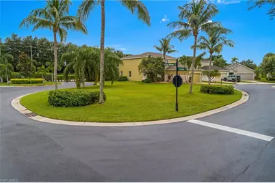 12835 Fox Hollow Cir, Fort Myers, FL 33912 - Photo 2