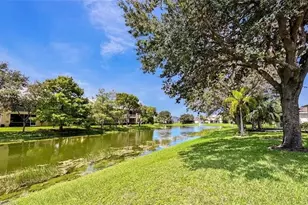 8439 Hollow Brook Cir, Naples, FL 34119 - Photo 4