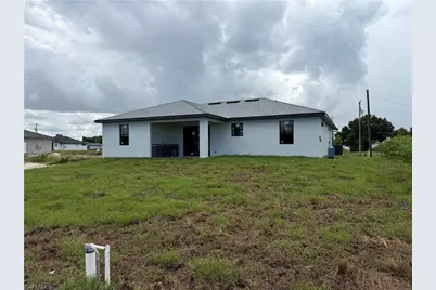 4108 33rd St SW, Lehigh Acres, FL 33976 - Photo 4