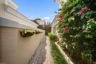 392 Carlton Pl #3, Naples, FL 34108 - Photo 12