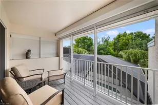 392 Carlton Pl, Naples, FL 34108 - Photo 8