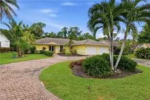 201 Palmetto Dunes Cir, Naples, FL 34113 - Photo 2