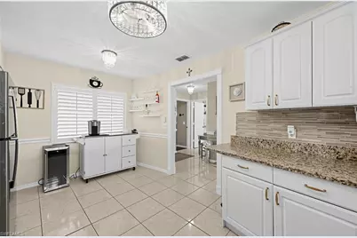 380 Gabriel Cir #8, Naples, FL 34104 - Photo 8