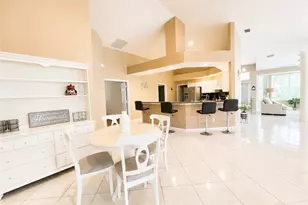 436 Crossfield Cir, Naples, FL 34104 - Photo 4