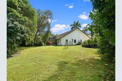 2140 Harlans Run, Naples, FL 34105 - Photo 12