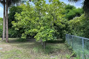 690 Wilson Blvd S, Naples, FL 34117 - Photo 48