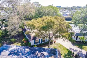 217 Yorkshire Ct, Naples, FL 34112 - Photo 28