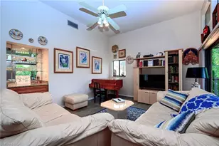559 Beachwalk Cir, Naples, FL 34108 - Photo 6