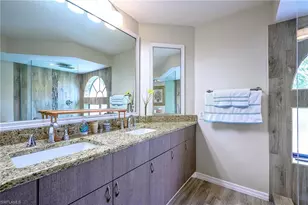 559 Beachwalk Cir, Naples, FL 34108 - Photo 18