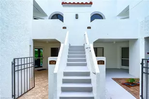 559 Beachwalk Cir, Naples, FL 34108 - Photo 2